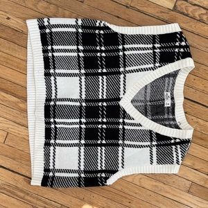 Oversized cropped vest